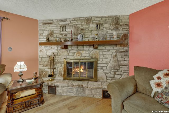 109 Saddle Wood Trl, Comfort, TX 78013