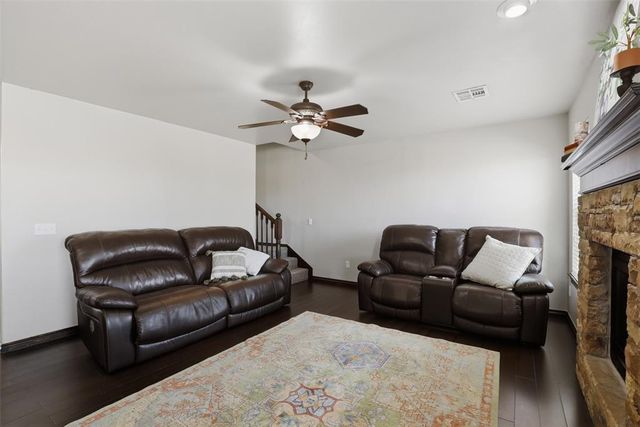 829 SW 8th Street, Moore, OK 73160