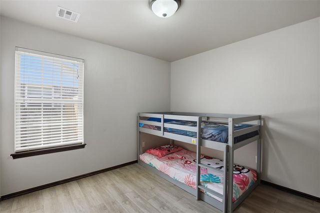 829 SW 8th Street, Moore, OK 73160