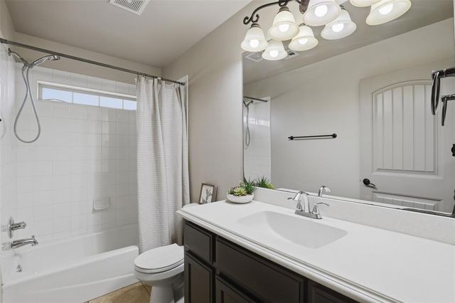 829 SW 8th Street, Moore, OK 73160