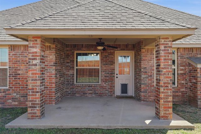 829 SW 8th Street, Moore, OK 73160