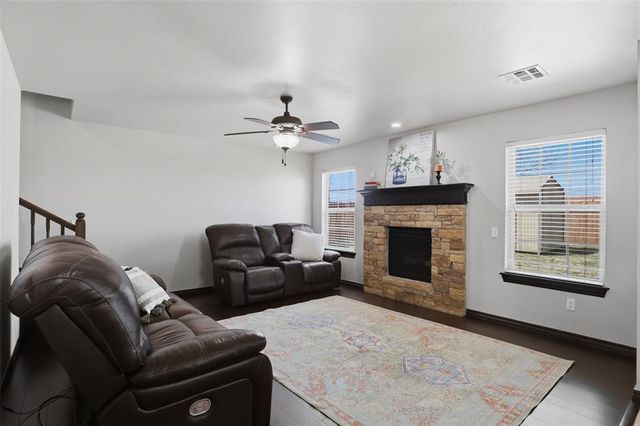 829 SW 8th Street, Moore, OK 73160