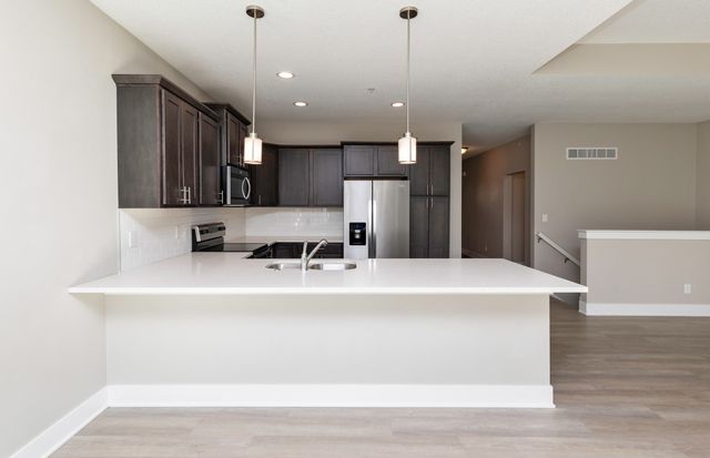 4427 Lower Beaver Road, Des Moines, IA 50310