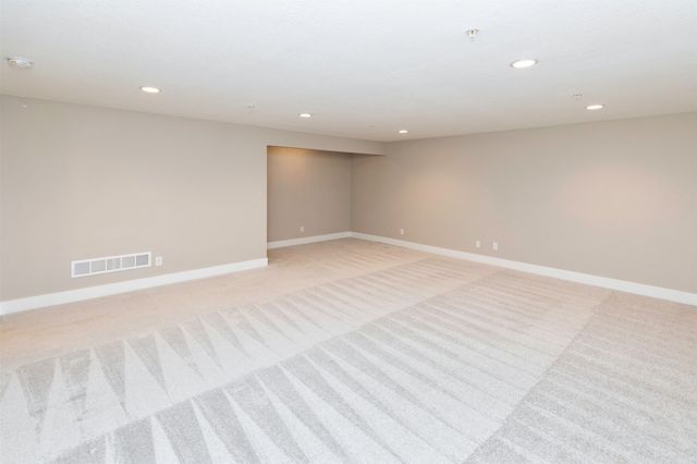 4427 Lower Beaver Road, Des Moines, IA 50310