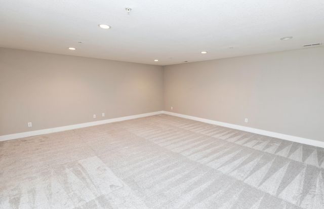 4427 Lower Beaver Road, Des Moines, IA 50310