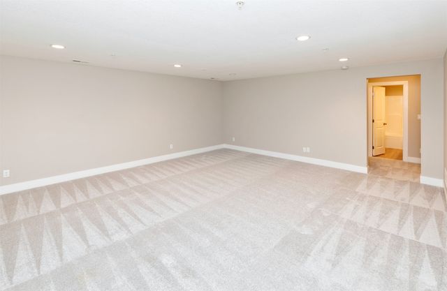 4427 Lower Beaver Road, Des Moines, IA 50310