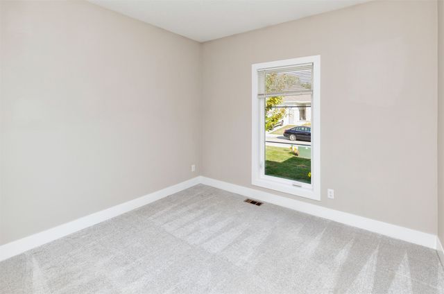 4427 Lower Beaver Road, Des Moines, IA 50310