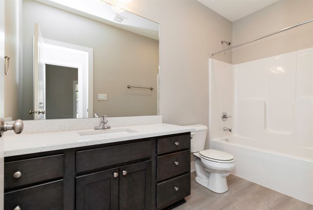 4427 Lower Beaver Road, Des Moines, IA 50310