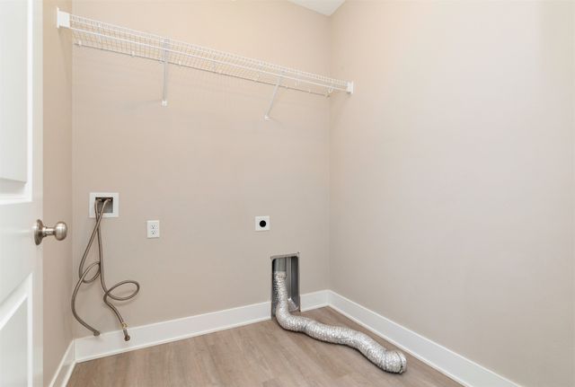 4427 Lower Beaver Road, Des Moines, IA 50310