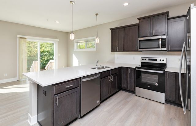 4427 Lower Beaver Road, Des Moines, IA 50310