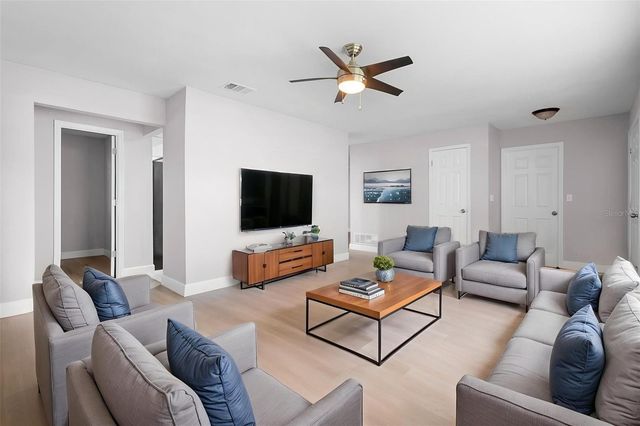 10140 BRIDLEWOOD AVENUE, Orlando, FL 32825