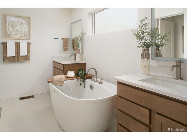 8 Ascent Trl, Englewood, CO 80112