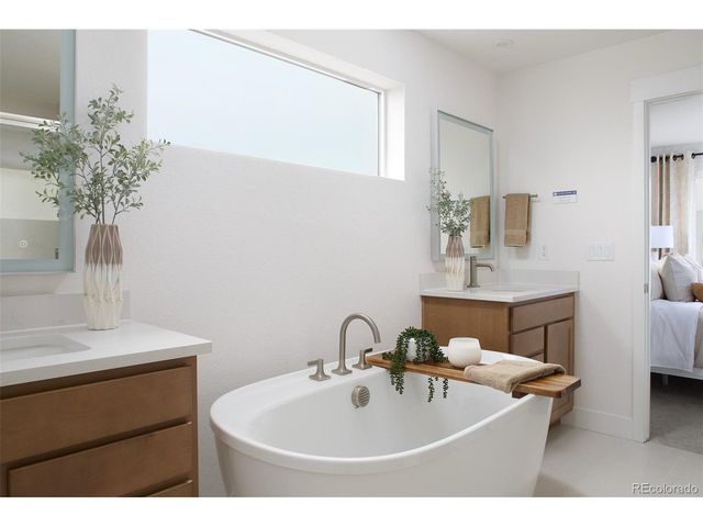 8 Ascent Trl, Englewood, CO 80112