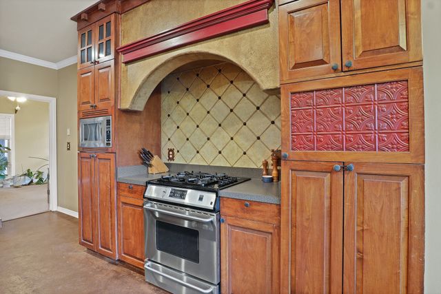 700 Cougar Road, Lipan, TX 76462