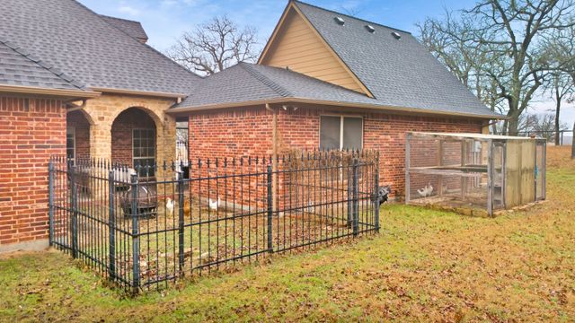 700 Cougar Road, Lipan, TX 76462