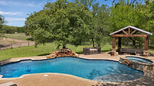 700 Cougar Road, Lipan, TX 76462