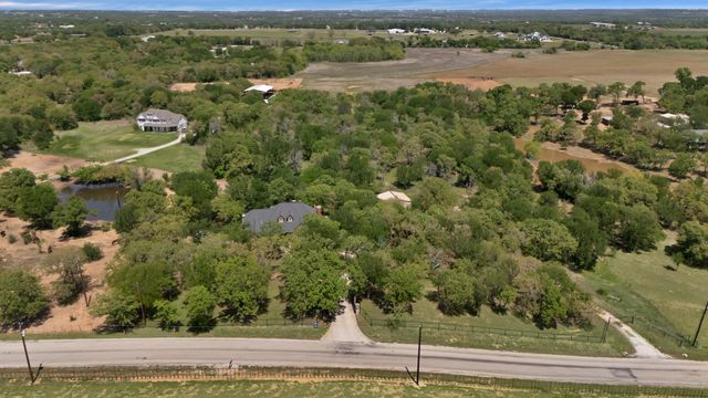 700 Cougar Road, Lipan, TX 76462