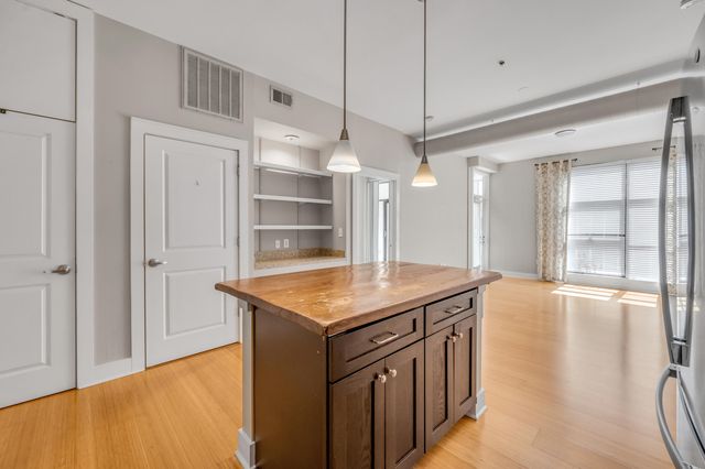 220 Cedar Street 204, Lexington, KY 40508
