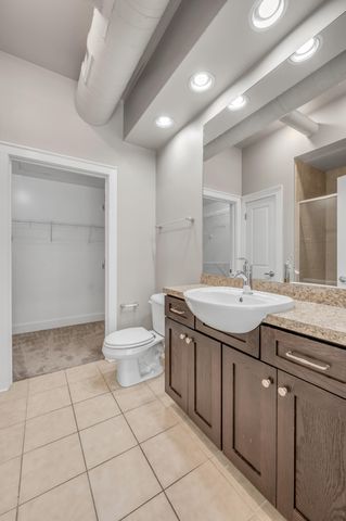 220 Cedar Street 204, Lexington, KY 40508