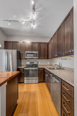 220 Cedar Street 204, Lexington, KY 40508
