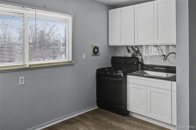 15100 Tireman Street, Detroit, MI 48228