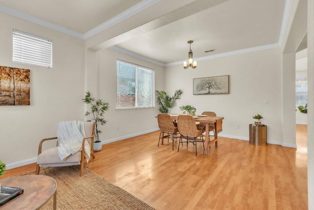 4716 Noriker Dr, Elk Grove, CA 95757