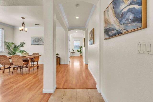 4716 Noriker Dr, Elk Grove, CA 95757