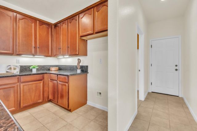 4716 Noriker Dr, Elk Grove, CA 95757