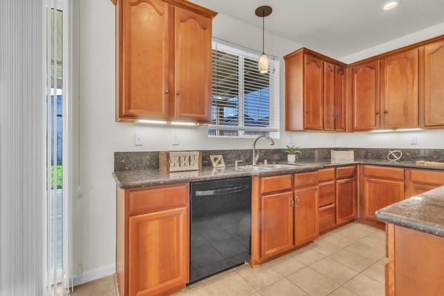 4716 Noriker Dr, Elk Grove, CA 95757