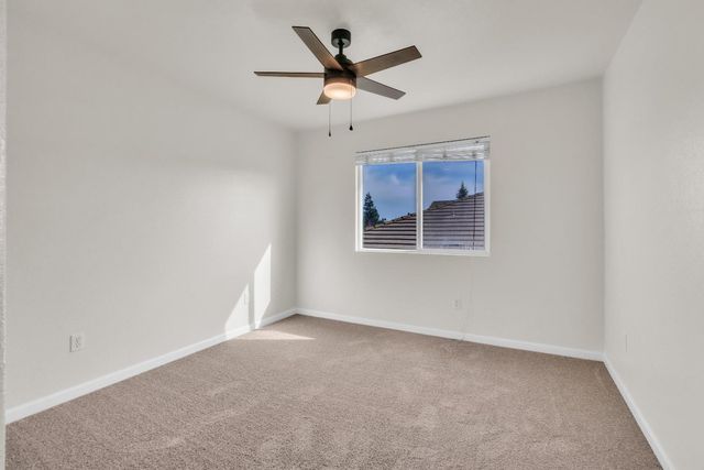 4716 Noriker Dr, Elk Grove, CA 95757