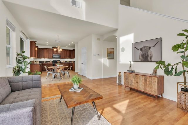 4716 Noriker Dr, Elk Grove, CA 95757