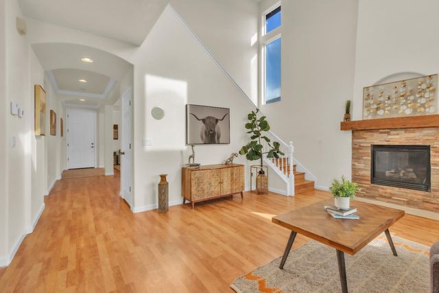 4716 Noriker Dr, Elk Grove, CA 95757