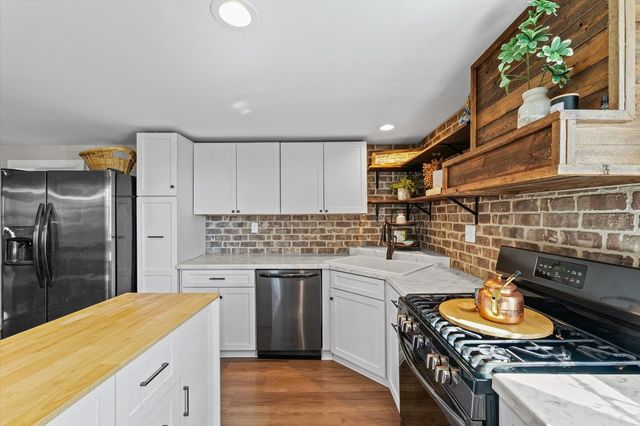 1198 N 1900 East Road, Milford, IL 60953