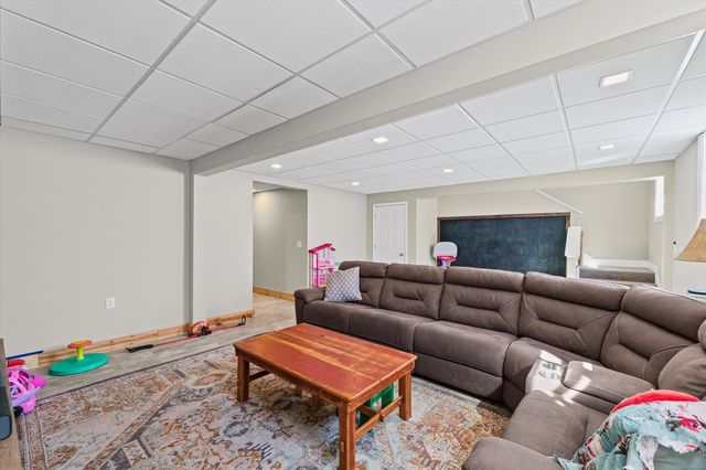 1198 N 1900 East Road, Milford, IL 60953