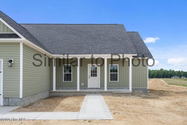 2885 Catherine Lake Road, Richlands, NC 28574