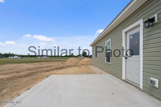 2885 Catherine Lake Road, Richlands, NC 28574