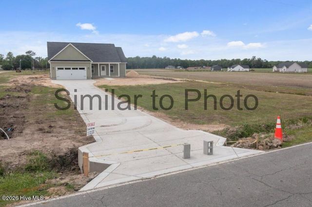 2885 Catherine Lake Road, Richlands, NC 28574