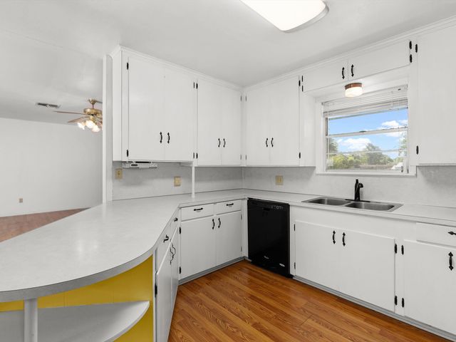 306 W Harrison, Mount Enterprise, TX 75681