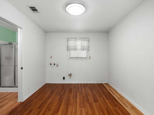 306 W Harrison, Mount Enterprise, TX 75681