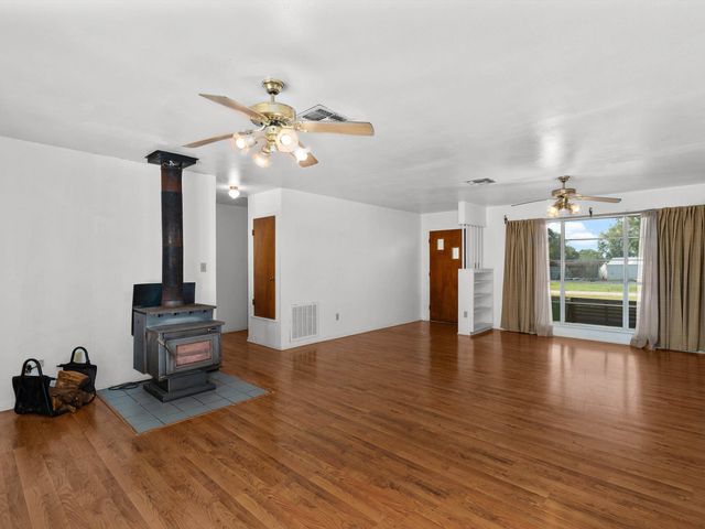 306 W Harrison, Mount Enterprise, TX 75681