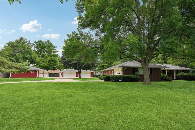 4217 86th Street, Urbandale, IA 50322