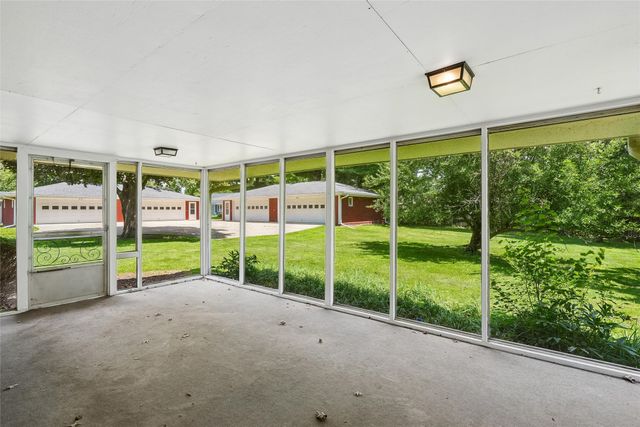 4217 86th Street, Urbandale, IA 50322