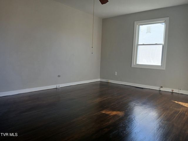 136 Beaver Street 1, Bristol, VA 24201