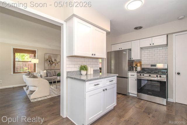 15204 Horger Avenue, Allen Park, MI 48101