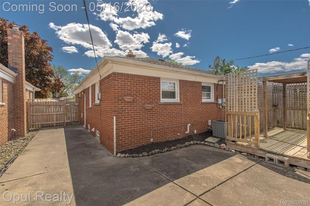 15204 Horger Avenue, Allen Park, MI 48101