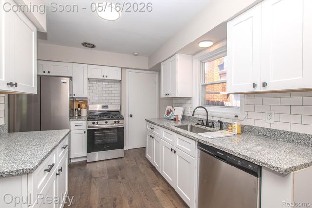 15204 Horger Avenue, Allen Park, MI 48101