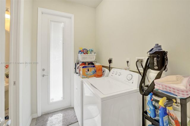 4810 Eucalyptus Dr 1, Hollywood, FL 33021