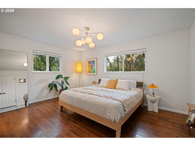 8110 Sw VALLEY VIEW Dr, Portland, OR 97225