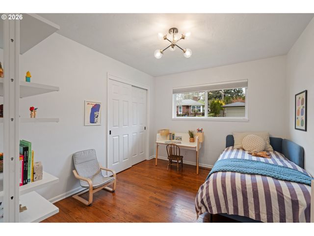 8110 Sw VALLEY VIEW Dr, Portland, OR 97225