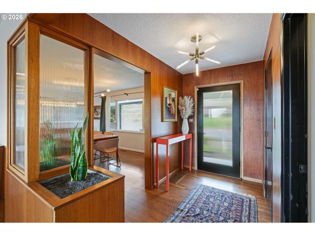 8110 Sw VALLEY VIEW Dr, Portland, OR 97225